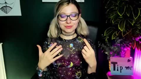 Snapshot of heidi_pleasure chatting on February 13, 10:34 am Heidi online show from February 13, 10:34 am
