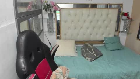 heiker_ online show from September 25, 2:51 am