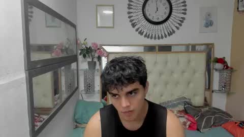 heiker_ online show from October 19, 3:44 am