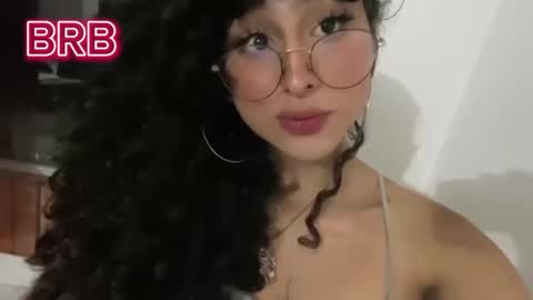 Snapshot of heka_prudence chatting on February 10, 4:41 am Heka Prudence online show from February 10, 4:41 am