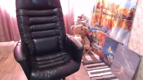 Snapshot of helen_bee chatting on September 14, 1:12 pm Tanya online show from September 14, 1:12 pm