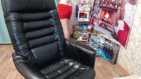 Snapshot of helen_bee chatting on January 6, 1:19 pm Tanya online show from January 6, 1:19 pm