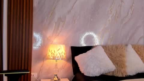 Helena Santos  online show from January 17, 11:19 am