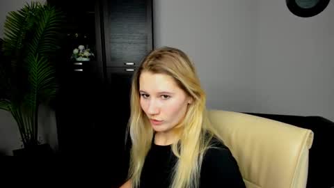 helenastevenson online show from March 5, 4:24 pm