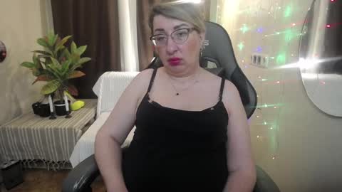 helenenigma online show from February 1, 1:44 am