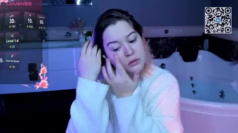 helenhartt online show from November 23, 2:31 am