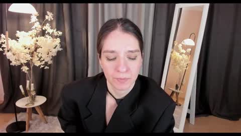 Helen online show from February 26, 6:08 am