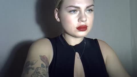 helga_now online show from September 14, 7:37 pm
