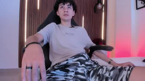 helios_obscuro online show from October 16, 4:12 am