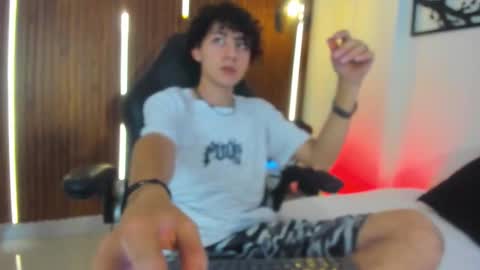 helios_obscuro online show from October 22, 4:04 am