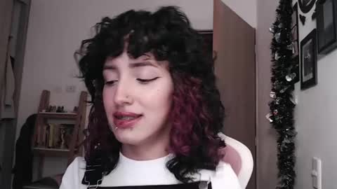 Snapshot of hell_666_xxx chatting on February 26, 12:52 am cher online show from February 26, 12:52 am