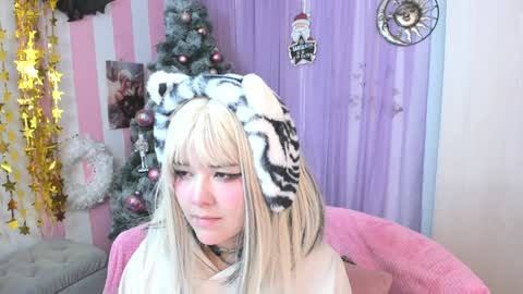 Laura online show from December 11, 5:10 am