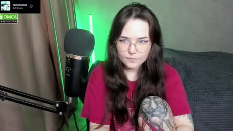 Snapshot of hell_hotline chatting on March 11, 6:52 pm Red online show from March 11, 6:52 pm
