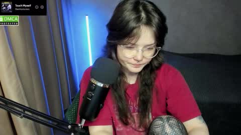 Red online show from October 28, 7:59 pm