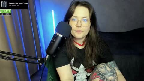 Snapshot of hell_hotline chatting on September 15, 7:37 pm Red online show from September 15, 7:37 pm