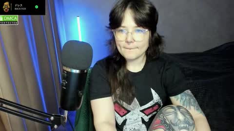 Red online show from October 10, 6:14 pm