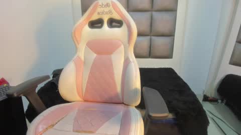 Snapshot of hellen__smith_ chatting on September 19, 1:59 pm hellen__smith_ online show from September 19, 1:59 pm