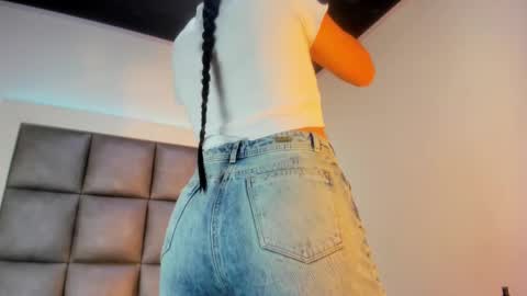 hellen__smith_ online show from September 24, 2:46 pm