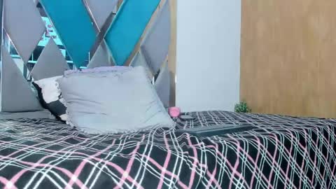 Snapshot of hellen_sky_ chatting on February 23, 7:22 am hellen online show from February 23, 7:22 am