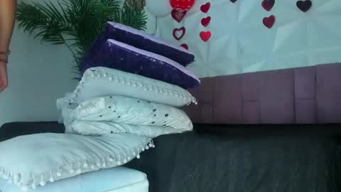 hellen     online show from February 27, 8:01 pm