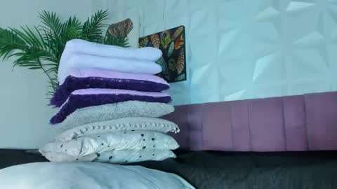 hellen     online show from December 2, 9:13 pm