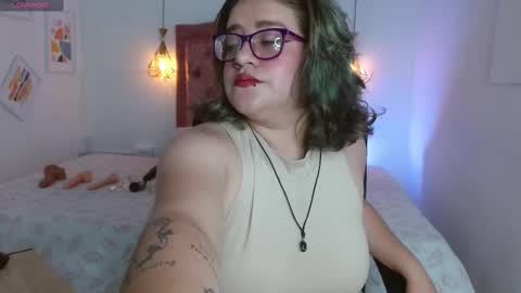 Snapshot of hellen_tirey chatting on September 17, 3:37 pm HELLEN online show from September 17, 3:37 pm