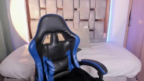 hellenamazing online show from June 5, 3:13 am