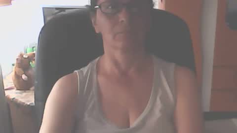 Snapshot of hellenmarie chatting on September 17, 10:30 am hellenmarie online show from September 17, 10:30 am