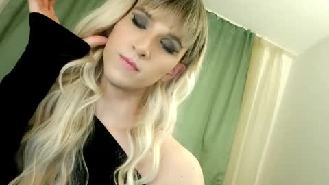 Snapshot of hellenspellman chatting on March 6, 12:54 am Helen Spellman online show from March 6, 12:54 am