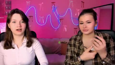 Helli online show from March 17, 8:47 pm