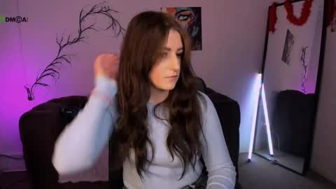 Helli online show from December 2, 8:18 pm