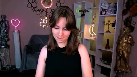 Helli online show from October 17, 7:18 pm