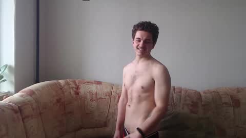Snapshot of hellish_sugar chatting on February 20, 10:48 am Remy online show from February 20, 10:48 am