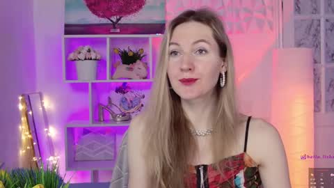 Alisia  Monday to Friday from 10 am to 4 pm GMT 2 online show from February 19, 8:55 am