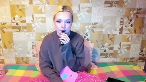 Helly Kitty online show from April 7, 7:38 pm