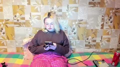 Helly Kitty online show from April 9, 7:19 pm