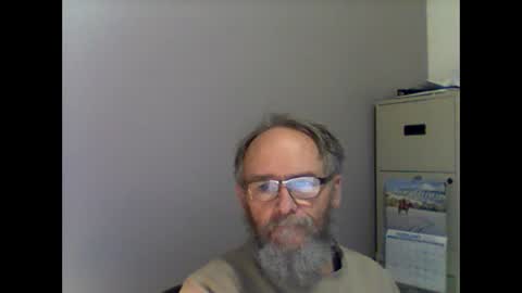 Snapshot of helopilot01 chatting on February 11, 12:06 am helopilot01 online show from February 11, 12:06 am