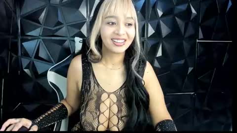 heluehorny13 online show from September 28, 5:27 am