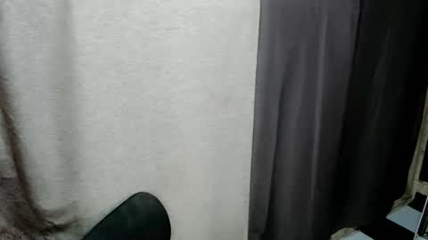 Snapshot of heluv_tiara chatting on October 5, 2:35 pm tiara tine online show from October 5, 2:35 pm