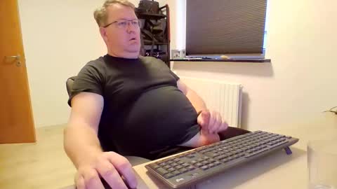 henrikrp1971 online show from February 1, 3:07 pm