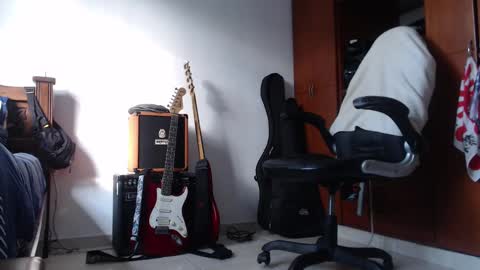 Snapshot of henry_barbarian_ chatting on February 16, 12:32 pm Henry Barbarian online show from February 16, 12:32 pm