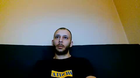 Snapshot of henryaxe chatting on February 14, 11:09 pm HenryAxe online show from February 14, 11:09 pm