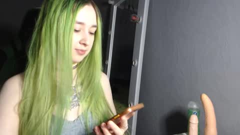 Snapshot of hentaishiing chatting on December 1, 7:27 pm Hentaishiing online show from December 1, 7:27 pm