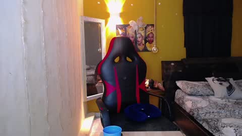 Snapshot of hera_divine chatting on January 19, 4:44 am HERA online show from January 19, 4:44 am