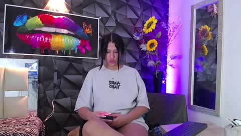 Snapshot of hera_divine chatting on December 20, 1:58 am HERA online show from December 20, 1:58 am