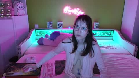 HeraLuna  online show from February 13, 10:54 pm