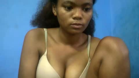 herisse01 online show from April 21, 5:25 am