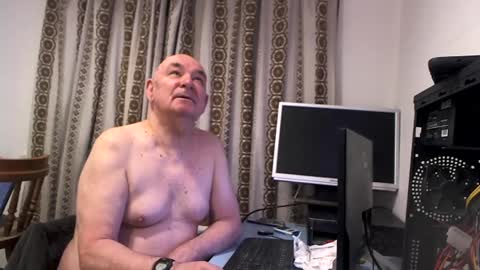 Snapshot of hermeneutika chatting on January 1, 6:05 am mature online show from January 1, 6:05 am