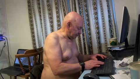 Snapshot of hermeneutika chatting on February 12, 8:27 am mature online show from February 12, 8:27 am
