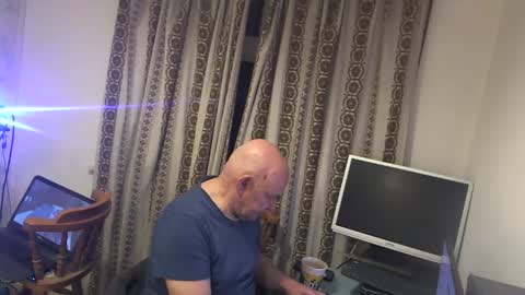 Snapshot of hermeneutika chatting on January 8, 5:59 am mature online show from January 8, 5:59 am